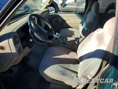 Zdjęcie 7 z 13 samochodu: 1997 GMC SUBURBAN K2500 VIN:3GKGK26J9VG500489 - miniatura