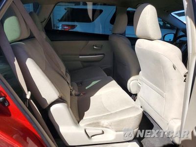 Zdjęcie 11 z 14 samochodu: 2012 TOYOTA PRIUS V TWO VIN:JTDZN3EU5C3041832 - miniatura
