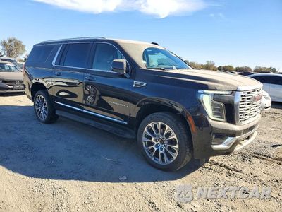 Czwarte zdjęcie samochodu z boku: 2025 GMC YUKON XL DENALI VIN:1GKS2JRL5SR246924 - miniatura
