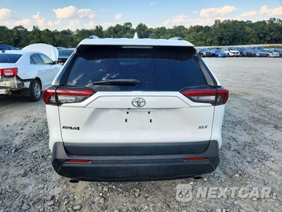 Zdjęcie 6 z 13 samochodu: 2021 TOYOTA RAV4 XLE VIN:2T3W1RFV7MC155839 - miniatura