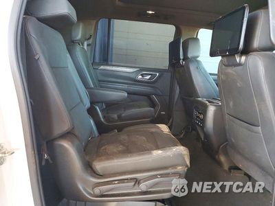 Zdjęcie 10 z 13 samochodu: 2021 CHEVROLET SUBURBAN K1500 Z71 VIN:1GNSKDKD4MR221099 - miniatura