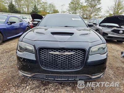 Piąte zdjęcie samochodu w środku: 2016 CHRYSLER 300 S VIN:2C3CCAGG2GH296579 - miniatura