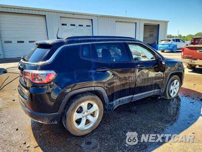 Trzecie zdjęcie samochodu z tyłu: 2019 JEEP COMPASS LATITUDE VIN:3C4NJCBB1KT711716 - miniatura