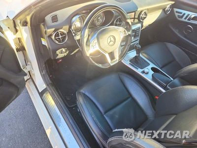 Zdjęcie 8 z 12 samochodu: 2013 MERCEDES-BENZ SLK 250 VIN:WDDPK4HA8DF071081 - miniatura