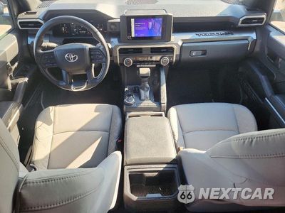 Zdjęcie 8 z 12 samochodu: 2025 TOYOTA TACOMA SR5 VIN:3TMLB5JN1SM151749 - miniatura