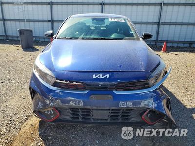 Piąte zdjęcie samochodu w środku: 2024 KIA FORTE GT LINE VIN:3KPF54AD8RE826569 - miniatura