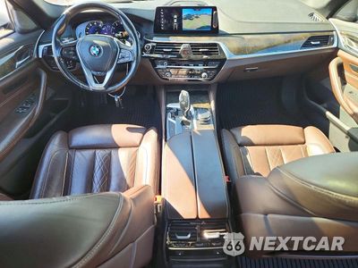 Zdjęcie 8 z 12 samochodu: 2017 BMW 540 XI VIN:WBAJE7C31HG479453 - miniatura