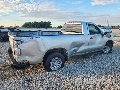Trzecie zdjęcie samochodu z tyłu: 2020 CHEVROLET SILVERADO K1500 VIN:3GCNYAEHXLG123694 - miniatura