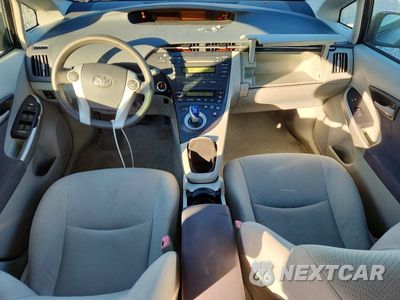 Zdjęcie 8 z 12 samochodu: 2010 TOYOTA PRIUS II VIN:JTDKN3DU5A5190097 - miniatura