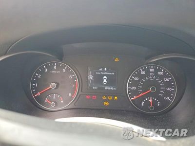 Zdjęcie 9 z 12 samochodu: 2016 KIA OPTIMA LX VIN:KNAGT4L34G5085096 - miniatura