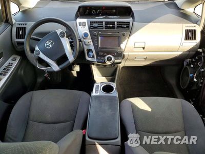 Zdjęcie 8 z 13 samochodu: 2014 TOYOTA PRIUS V THREE VIN:JTDZN3EU2EJ000279 - miniatura