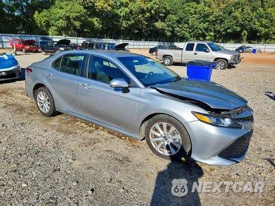 Czwarte zdjęcie samochodu z boku: 2018 TOYOTA CAMRY LE VIN:4T1B11HK6JU096921 - miniatura