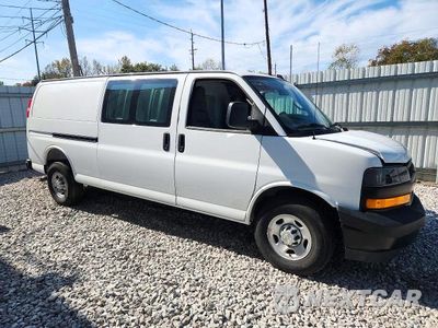 Czwarte zdjęcie samochodu z boku: 2025 CHEVROLET EXPRESS G2500 VIN:1GCWGBF75S1181101 - miniatura