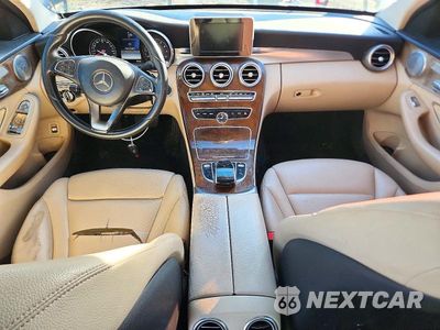 Zdjęcie 8 z 12 samochodu: 2015 MERCEDES-BENZ C 300 4MATIC VIN:55SWF4KBXFU030257 - miniatura