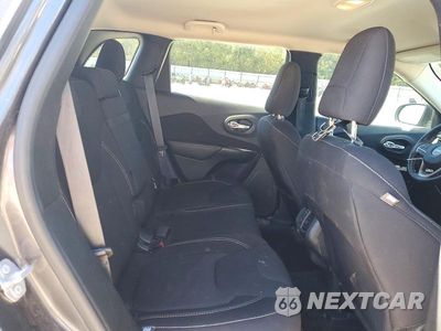 Zdjęcie 11 z 13 samochodu: 2016 JEEP CHEROKEE LATITUDE VIN:1C4PJMCB0GW306641 - miniatura