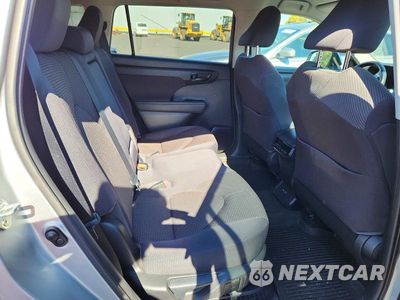 Zdjęcie 10 z 12 samochodu: 2020 TOYOTA HIGHLANDER HYBRID VIN:5TDBBRCHXLS512374 - miniatura