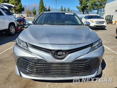 Piąte zdjęcie samochodu w środku: 2018 TOYOTA CAMRY LE VIN:4T1B11HK2JU099833 - miniatura