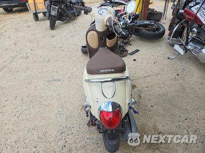 Czwarte zdjęcie samochodu z boku: 2022 HONDA NCW50 VIN:JH2AF7715NK500586 - miniatura