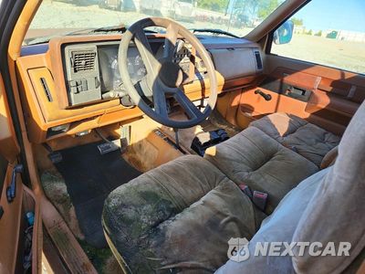 Zdjęcie 8 z 12 samochodu: 1989 CHEVROLET GMT-400 K2500 VIN:1GCGK24K0KE179579 - miniatura