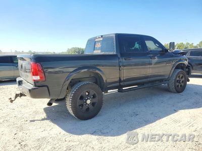 Trzecie zdjęcie samochodu z tyłu: 2018 RAM 2500 LARAMIE VIN:3C6UR5FLXJG405261 - miniatura