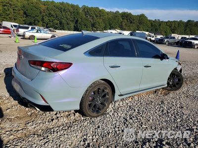 Trzecie zdjęcie samochodu z tyłu: 2018 HYUNDAI SONATA SPORT 2.0T VIN:5NPE34AB0JH682015 - miniatura