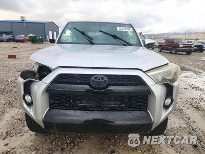Piąte zdjęcie samochodu w środku: 2018 TOYOTA 4RUNNER SR5 PREMIUM VIN:JTEBU5JR5J5549510 - miniatura
