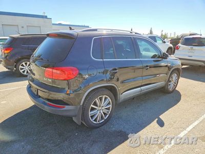 Trzecie zdjęcie samochodu z tyłu: 2012 VOLKSWAGEN TIGUAN S VIN:WVGAV7AX3CW532026 - miniatura