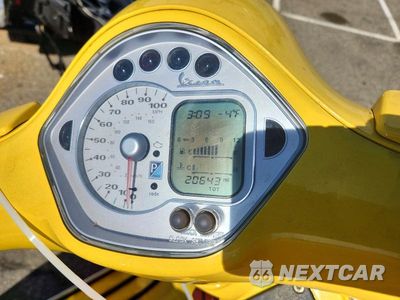 Zdjęcie 7 z 9 samochodu: 2007 VESPA GTS 250 VIN:ZAPM459L275006068 - miniatura
