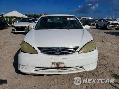 Piąte zdjęcie samochodu w środku: 2005 TOYOTA CAMRY LE VIN:4T1BE32K95U581553 - miniatura