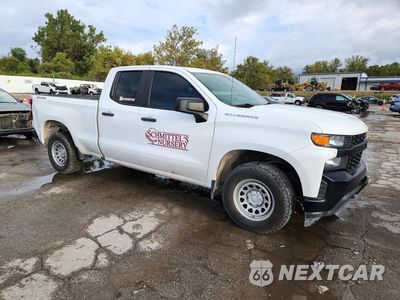 Czwarte zdjęcie samochodu z boku: 2020 CHEVROLET SILVERADO K1500 VIN:1GCRYAEH0LZ138738 - miniatura