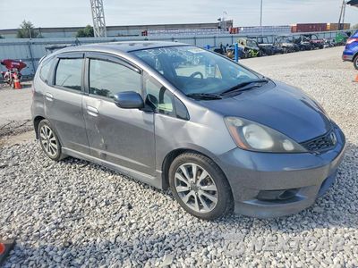 Czwarte zdjęcie samochodu z boku: 2013 HONDA FIT SPORT VIN:JHMGE8H55DC051012 - miniatura