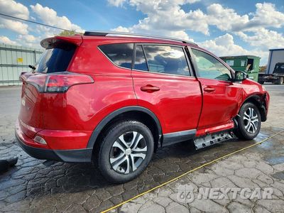 Trzecie zdjęcie samochodu z tyłu: 2016 TOYOTA RAV4 LE VIN:JTMZFREV1GJ065863 - miniatura