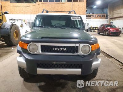 Piąte zdjęcie samochodu w środku: 2010 TOYOTA FJ CRUISER VIN:JTEBU4BF5AK078698 - miniatura