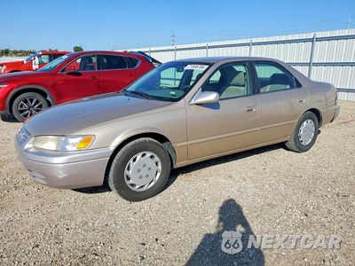 1999 TOYOTA CAMRY LE JT2BG22K5X0326667 - główne zdjęcie licytacji z USA - miniatura