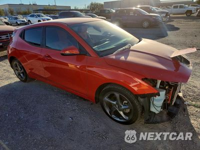 Czwarte zdjęcie samochodu z boku: 2020 HYUNDAI VELOSTER 2.0L VIN:KMHTG6AF3LU027524 - miniatura