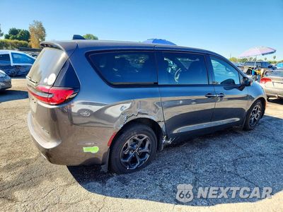 Trzecie zdjęcie samochodu z tyłu: 2022 CHRYSLER PACIFICA HYBRID TOURING L VIN:2C4RC1L74NR211258 - miniatura