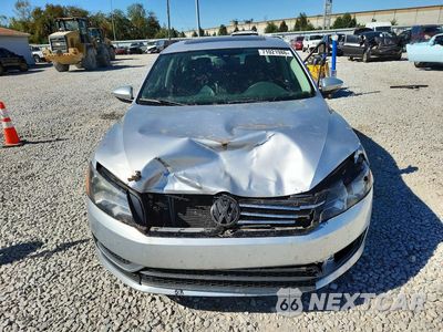 Piąte zdjęcie samochodu w środku: 2012 VOLKSWAGEN PASSAT SE VIN:1VWBP7A38CC028697 - miniatura