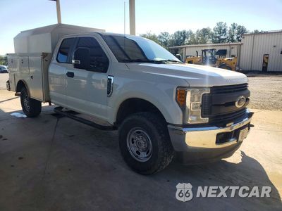 Czwarte zdjęcie samochodu z boku: 2017 FORD F350 SUPER DUTY VIN:1FD7X3B6XHEE98599 - miniatura