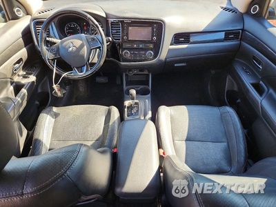 Zdjęcie 8 z 13 samochodu: 2016 MITSUBISHI OUTLANDER SE VIN:JA4AD3A35GZ056051 - miniatura