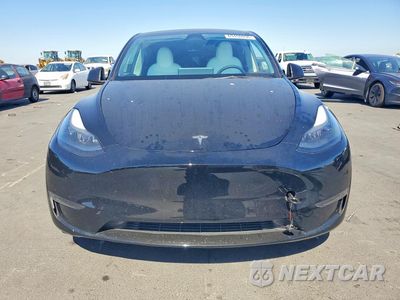 Piąte zdjęcie samochodu w środku: 2023 TESLA MODEL Y VIN:7SAYGDEF1PF925419 - miniatura