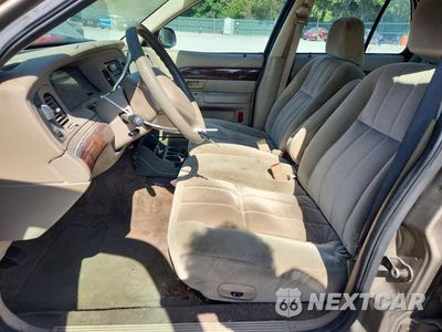 Zdjęcie 7 z 12 samochodu: 2004 MERCURY GRAND MARQUIS GS VIN:2MEFM74W34X657886 - miniatura