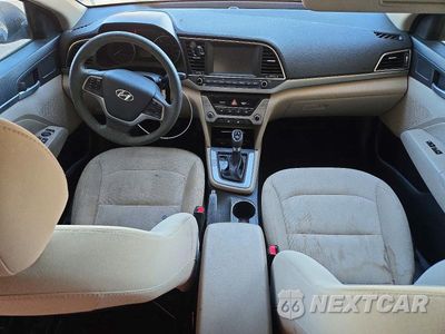 Zdjęcie 8 z 12 samochodu: 2017 HYUNDAI ELANTRA SE VIN:5NPD84LF6HH183579 - miniatura