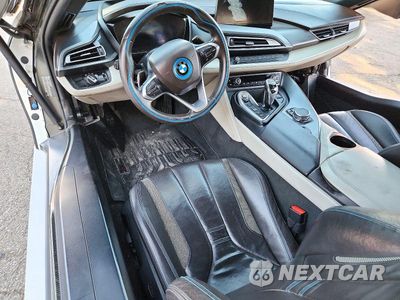 Zdjęcie 8 z 12 samochodu: 2016 BMW I8 VIN:WBY2Z2C53GV675774 - miniatura