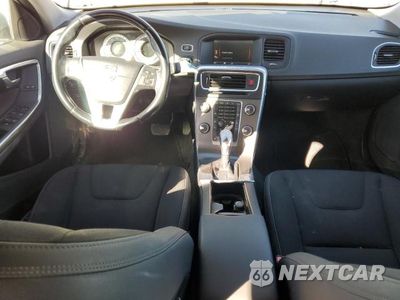 Zdjęcie 8 z 12 samochodu: 2013 VOLVO S60 T5 VIN:YV1612FS3D2225710 - miniatura
