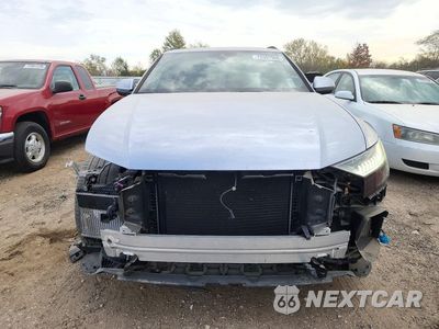 Piąte zdjęcie samochodu w środku: 2019 AUDI Q8 PRESTIGE S-LINE VIN:WA1FVAF1XKD043137 - miniatura