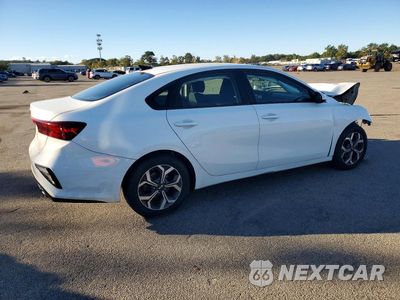 Trzecie zdjęcie samochodu z tyłu: 2020 KIA FORTE LXS VIN:3KPF24AD3LE206938 - miniatura