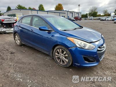 Czwarte zdjęcie samochodu z boku: 2015 HYUNDAI ELANTRA GT BASE VIN:KMHD35LH8FU235928 - miniatura