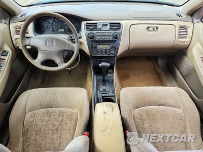 Zdjęcie 8 z 12 samochodu: 1999 HONDA ACCORD EX VIN:1HGCG5650XA027116 - miniatura