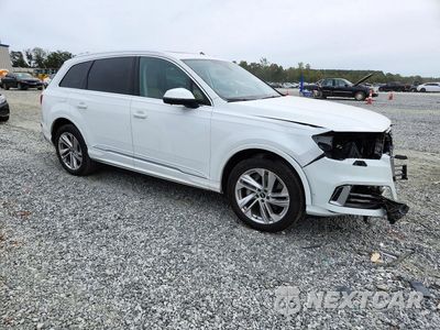 Czwarte zdjęcie samochodu z boku: 2021 AUDI Q7 PREMIUM PLUS VIN:WA1LJAF77MD033204 - miniatura