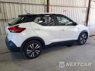 Trzecie zdjęcie samochodu z tyłu: 2019 NISSAN KICKS SV VIN:3N1CP5CU4KL563159 - miniatura